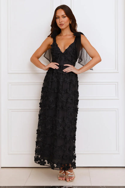 Distinguished Maxi Dress Black