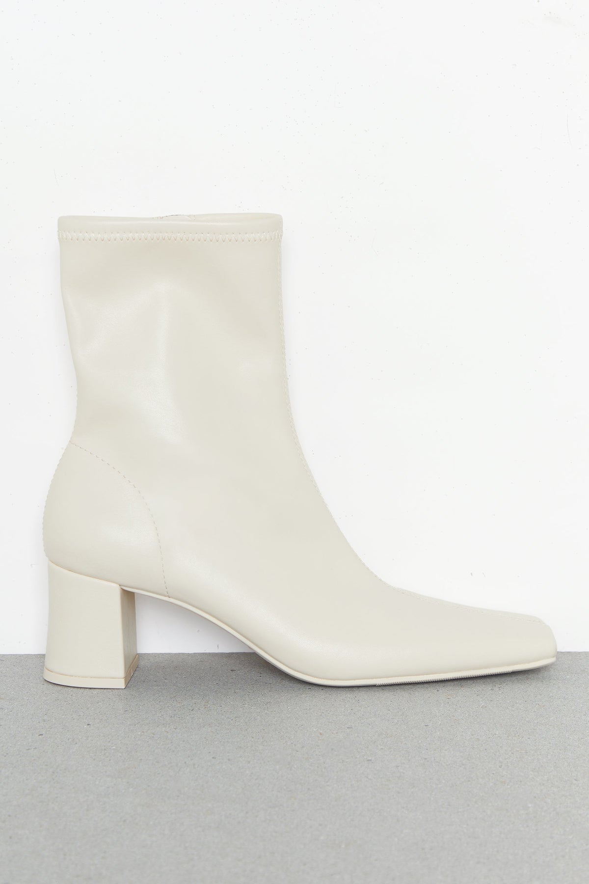 GLOVE BOOT