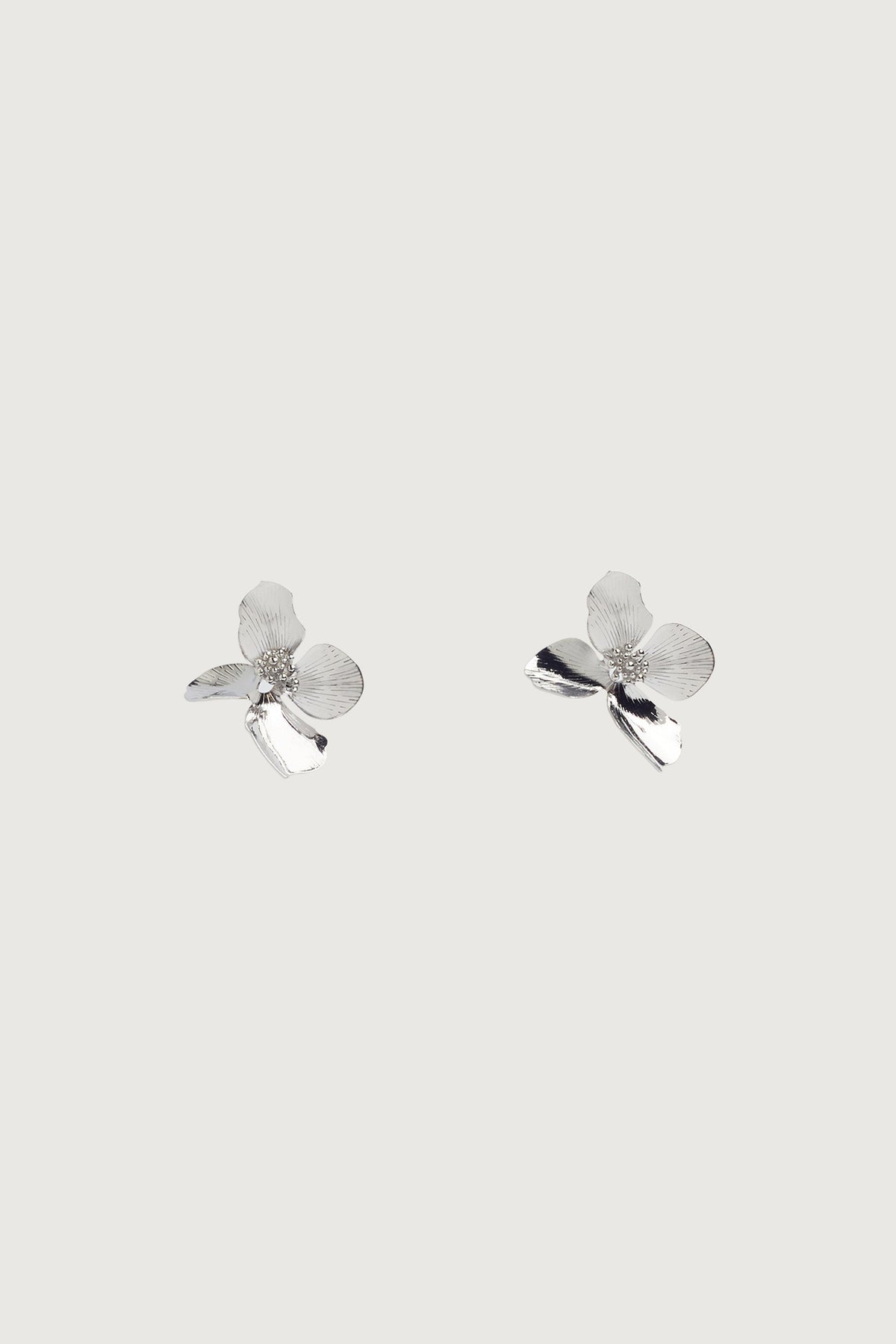 FLOWER EARRING WITH PEARL